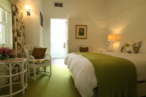 Holmwood Guesthouse And Spa Cottages - Perths Hotel 2