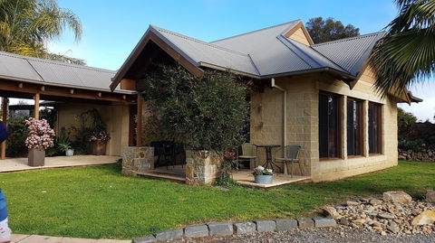 Lake View Farm House - Perths Hotel 0