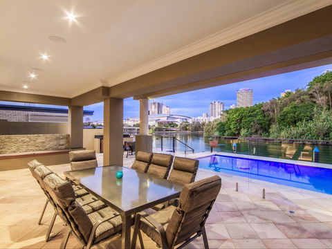 Lakeland Keys Broadbeach - Vogue Holiday Homes - Perths Hotel 1