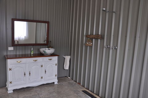 Nature's Echo Farm Stay - Perths Hotel 1