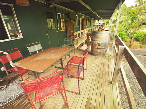 Nyroca Campsite & Group Accommodation - Perths Hotel 1