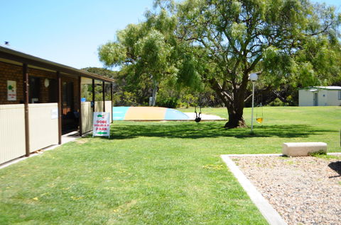 Robe Holiday Park - Perths Hotel 2