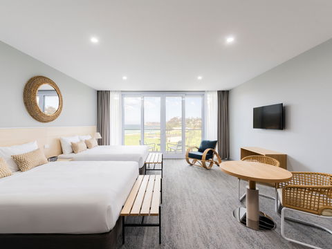 Abode Malua Bay - Perths Hotel 2
