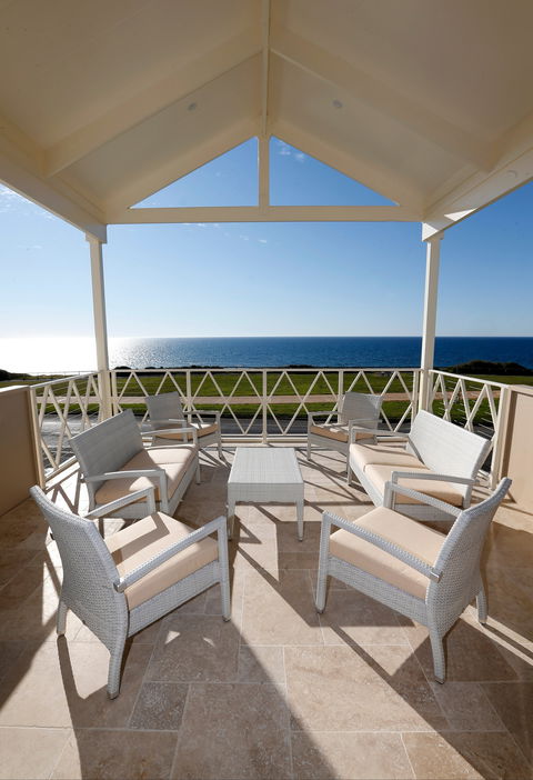 Aldinga Beach Getaways - Perths Hotel 1
