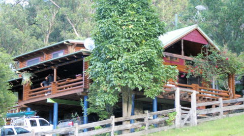 Bass Lodge - Perths Hotel 1