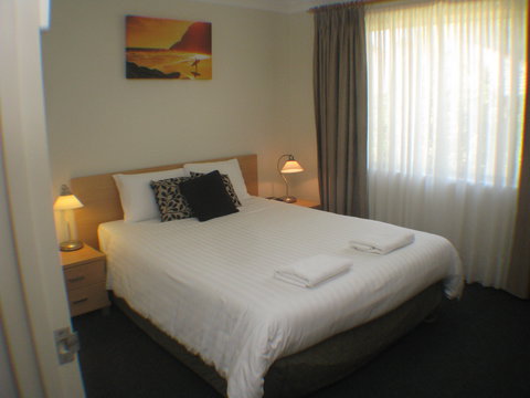 Beaches Serviced Apartments - Perths Hotel 1