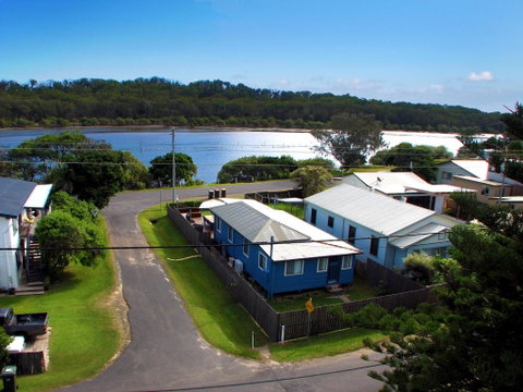 Blue River Shack - Perths Hotel 2