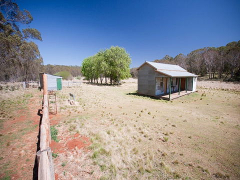 Brackens Hut - Perths Hotel 0