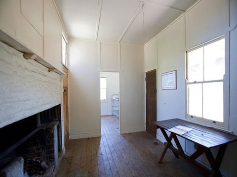 Brackens Hut - Perths Hotel 2