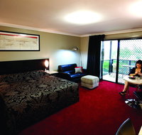 Cattleman's Country Motor Inn and Serviced Apartments - Open with Room Service - Perths Hotel