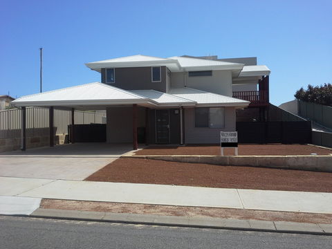 Cozzys Condo Luxury Beach House - Perths Hotel 0