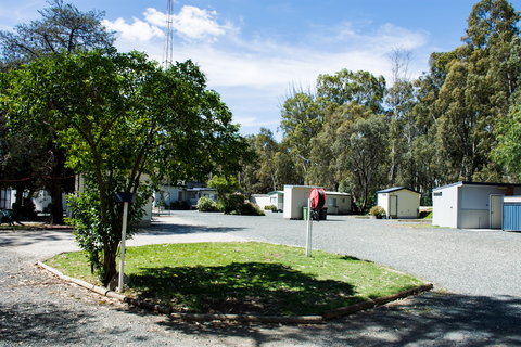 Deniliquin Car-O-Tel And Caravan Park - Perths Hotel 0