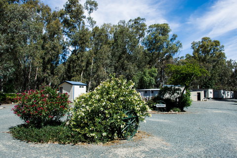 Deniliquin Car-O-Tel And Caravan Park - Perths Hotel 1