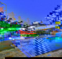 Discovery Parks - Coolwaters Yeppoon - Perths Hotel