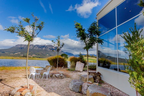 Eagles Nest Retreat - Perths Hotel 0