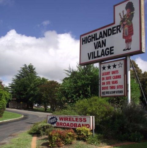 Highlander Van Village - Perths Hotel 0