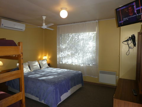 Kiewa View - Perths Hotel 2