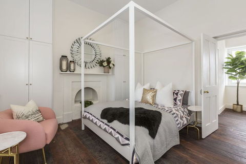 Landmark 1850s Family Fremantle Home - Perths Hotel 0