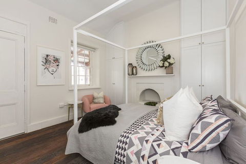 Landmark 1850s Family Fremantle Home - Perths Hotel 1