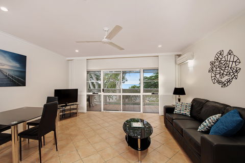 Marlin Waters Beachfront Apartments - Perths Hotel 1