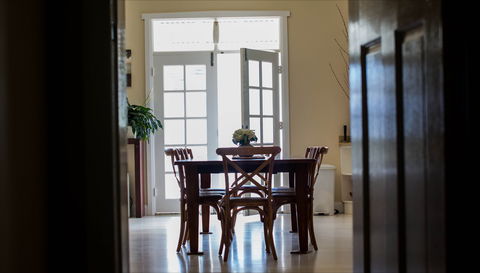 Merewether Beach House B And B - Perths Hotel 1