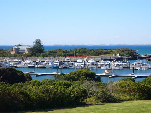 Robe Harbour View Motel - Perths Hotel 0