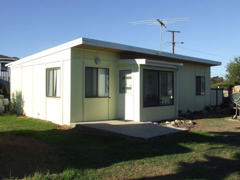 Seahorse Beach Shack - Perths Hotel 2