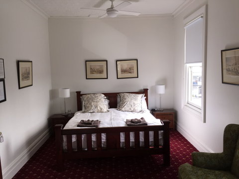 The Corner Hotel Alexandra - Perths Hotel 0