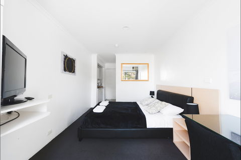 The Manly Hotel Est. 1964 - Perths Hotel 0