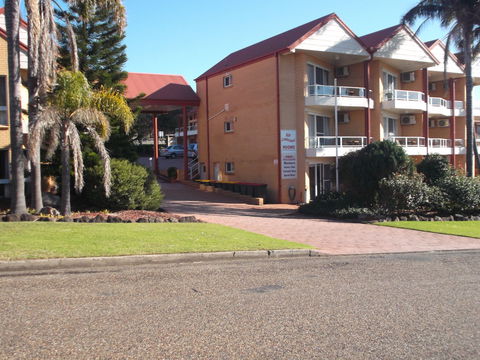Ulladulla Harbour Motel,  Another Sinclair's Property - Perths Hotel 0