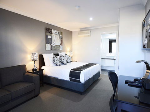 Aastro Dish Motor Inn - Perths Hotel 2