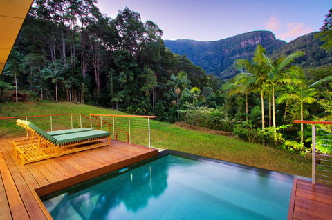 Crystal Creek Rainforest Retreat - Perths Hotel 1