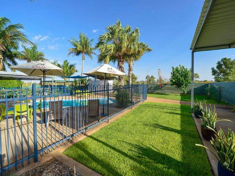 Devils Marbles Hotel - Perths Hotel 1