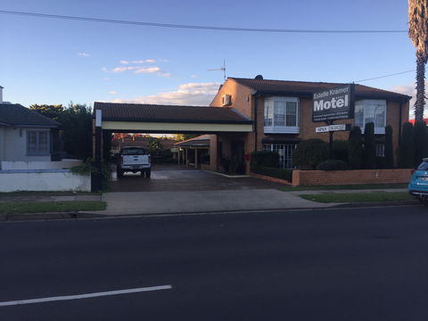 Estelle Kramer Motel - Perths Hotel 0