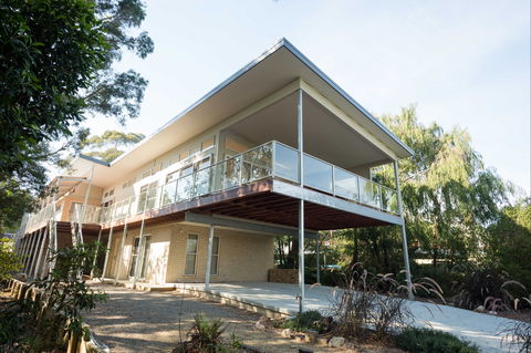 Just Sit: Moruya Heads - Perths Hotel 0
