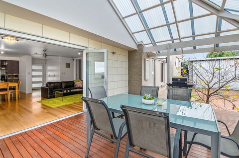 Limestone Coast Apartments - Perths Hotel 0