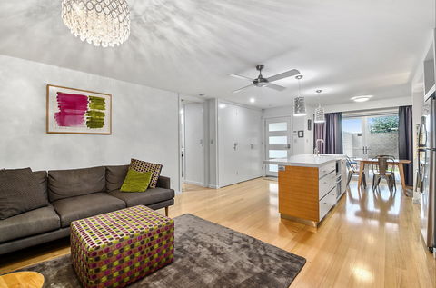 Limestone Coast Apartments - Perths Hotel 2