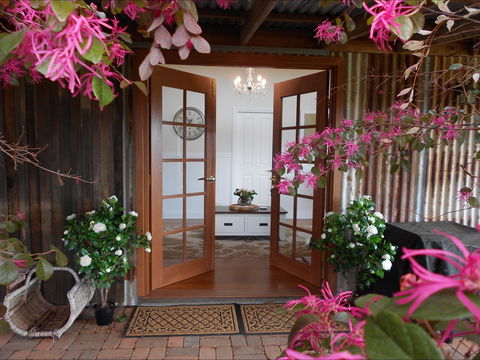 Milton Country Retreat: The Chocolate Cottages - Perths Hotel 0