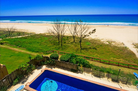 Pelican Sands Beach Resort - Perths Hotel 0