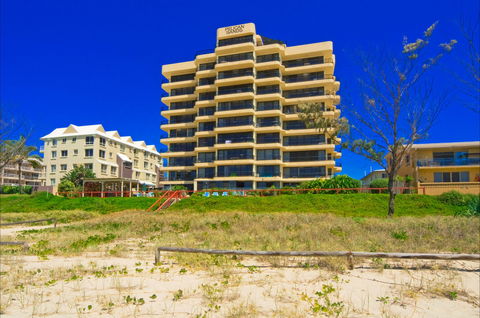 Pelican Sands Beach Resort - Perths Hotel 1