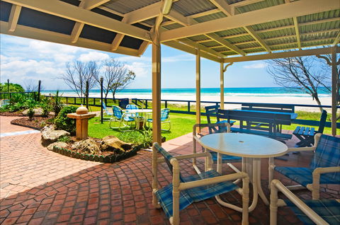 Pelican Sands Beach Resort - Perths Hotel 2