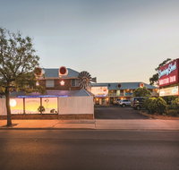 Shearing Shed Motor Inn - Open - Perths Hotel