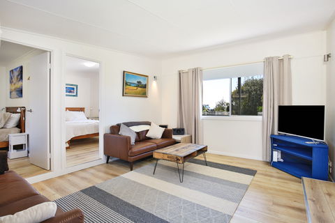 Surf Shack Culburra Beach - Perths Hotel 1