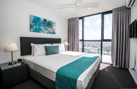 Synergy  Broadbeach - Perths Hotel 1
