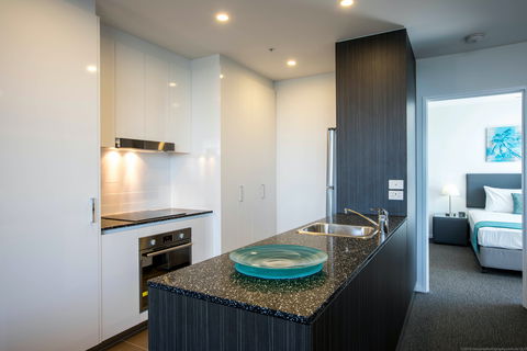 Synergy  Broadbeach - Perths Hotel 2