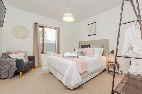 The Oak Nest Luxury Retreat - Perths Hotel 1