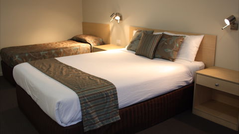 Tumbarumba Motel And Elms Restaurant - Perths Hotel 1