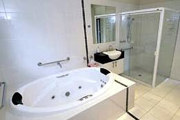 Mirrabooka Units - Perths Hotel 4
