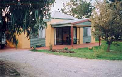 Alvina Holiday Cottages - Perths Hotel 2
