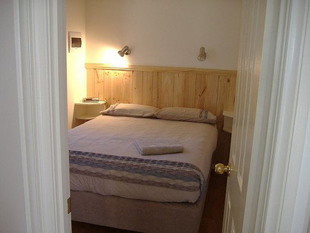 Yackandandah Holiday Park - Perths Hotel 1